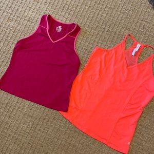 Set of 2 medium athletic shirts